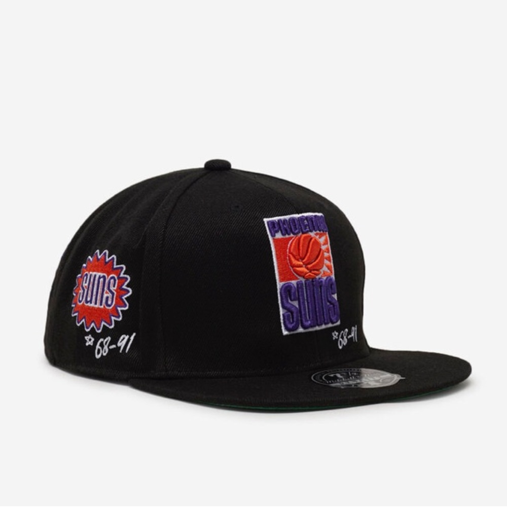 Phoenix Suns Timeline
Fitted Hat Size 7 1/2
Unisex